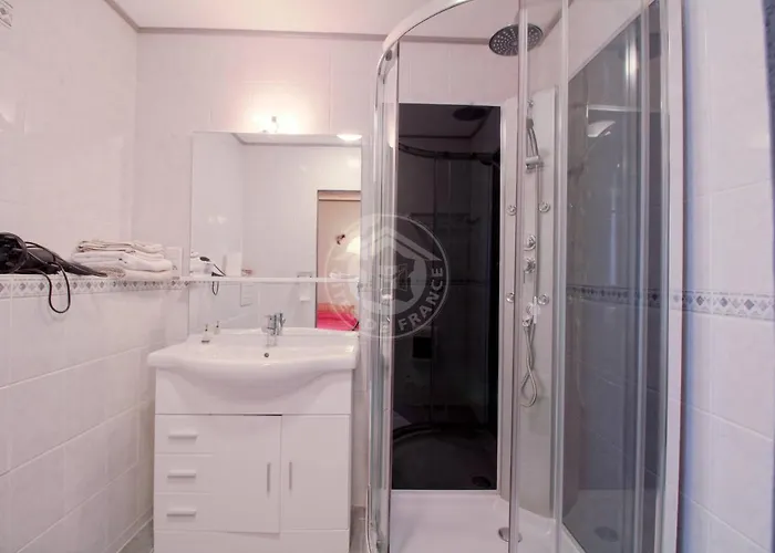 Chez Sanyou 加瓦尔尼